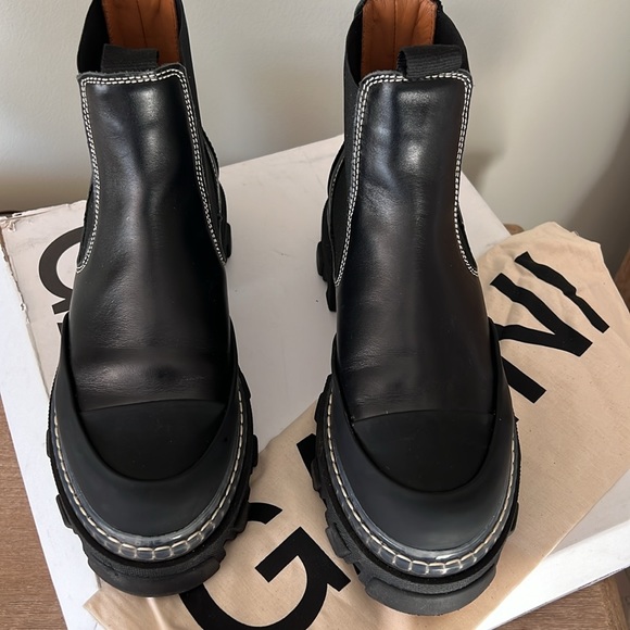 Ganni black cleated low Chelsea boot size 40 - Picture 3 of 12